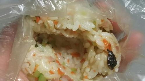 小朋友最喜歡的肉松飯團(tuán),簡(jiǎn)單好做,三步輕松搞定,好吃不膩